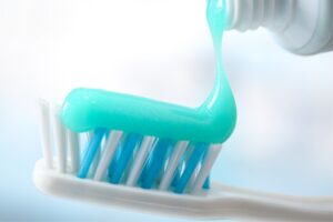 Hambapasta koostisosad